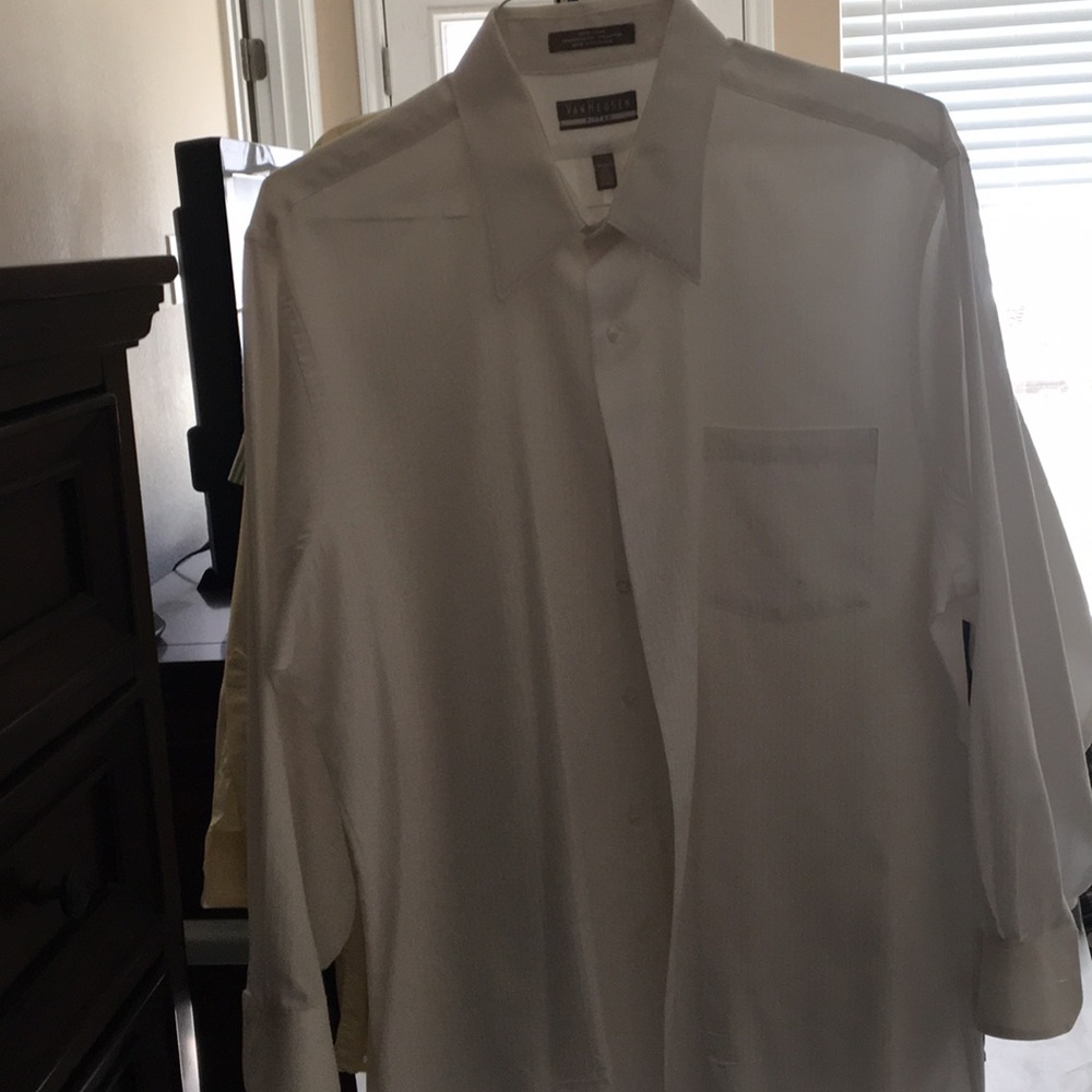 VanHeusen Fitted Long Sleeve Shirt